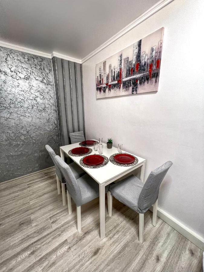 Luxor Ultra-Central Apartments Sibiu Exteriör bild