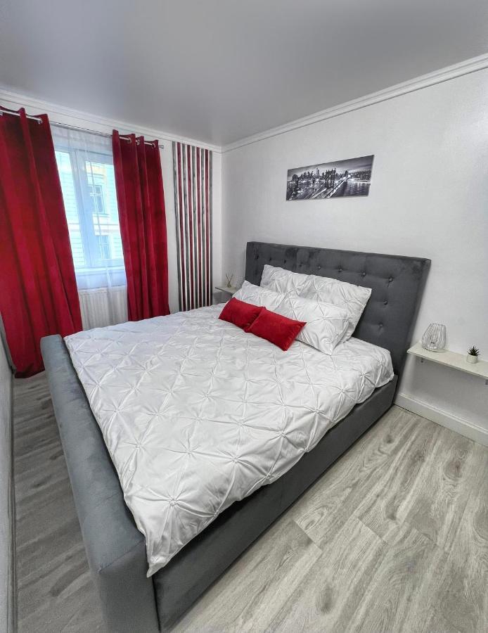 Luxor Ultra-Central Apartments Sibiu Exteriör bild